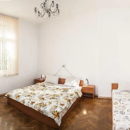 Five Corners בית הארחה