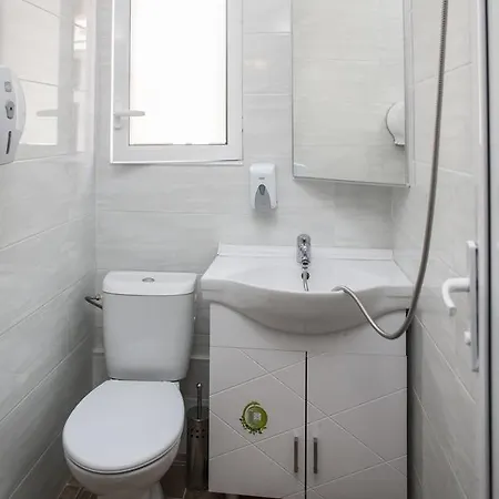 招待所 Five Corners *